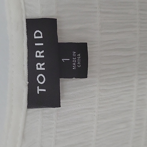 Torrid Babydoll Clip Dot Gauze with Crochet Hem Flare Half Sleeve Top, Size 1X - Picture 10 of 12